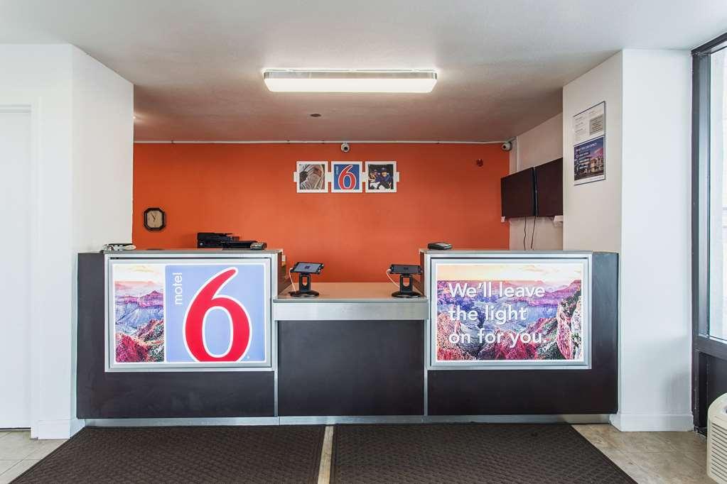 Econo Lodge West Memphis Dalaman gambar